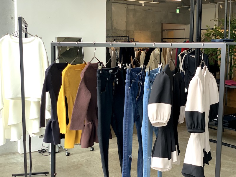 ハンガーラック什器使用例