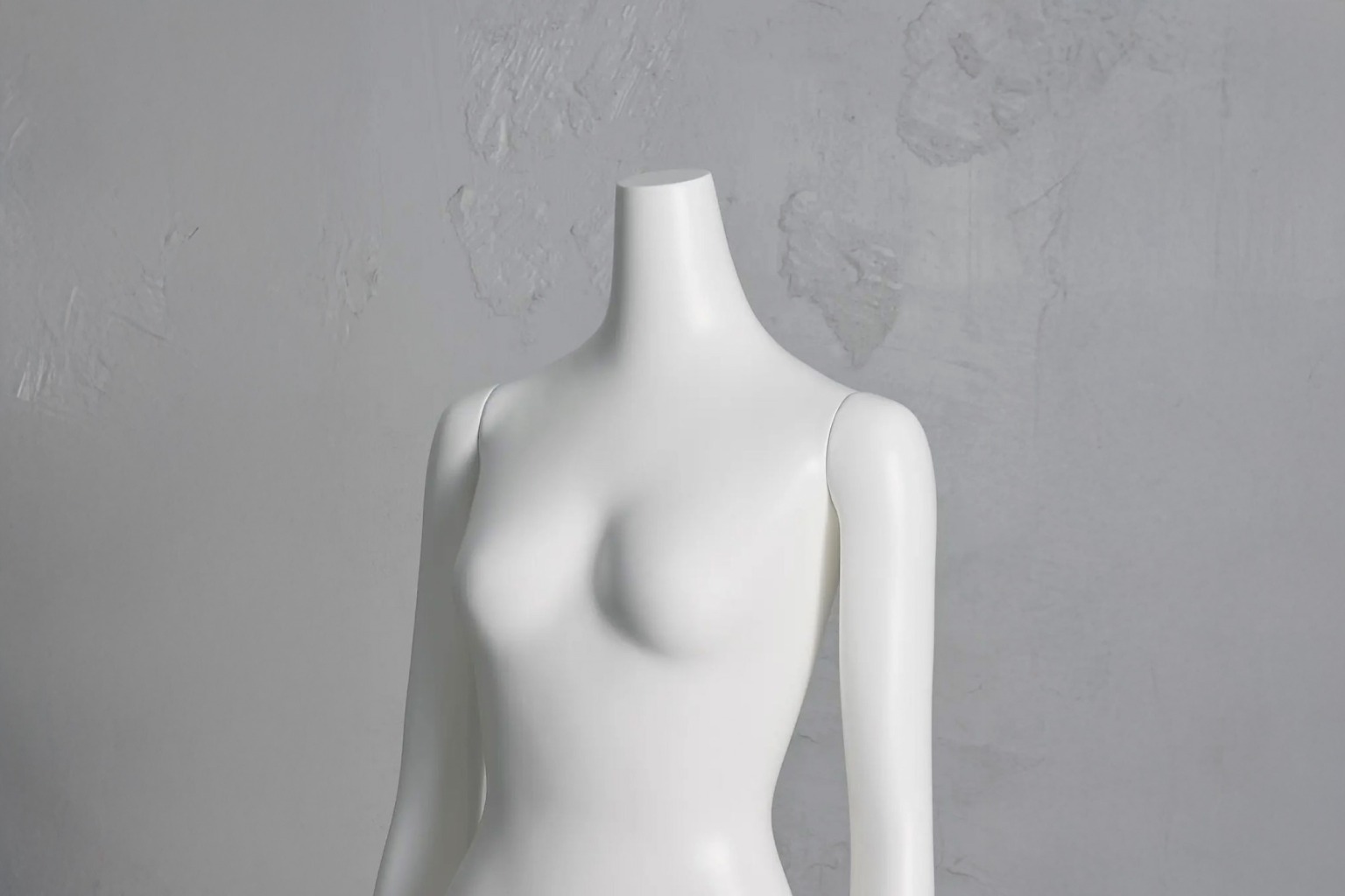 Maniera1 LADY’S HEADLESS