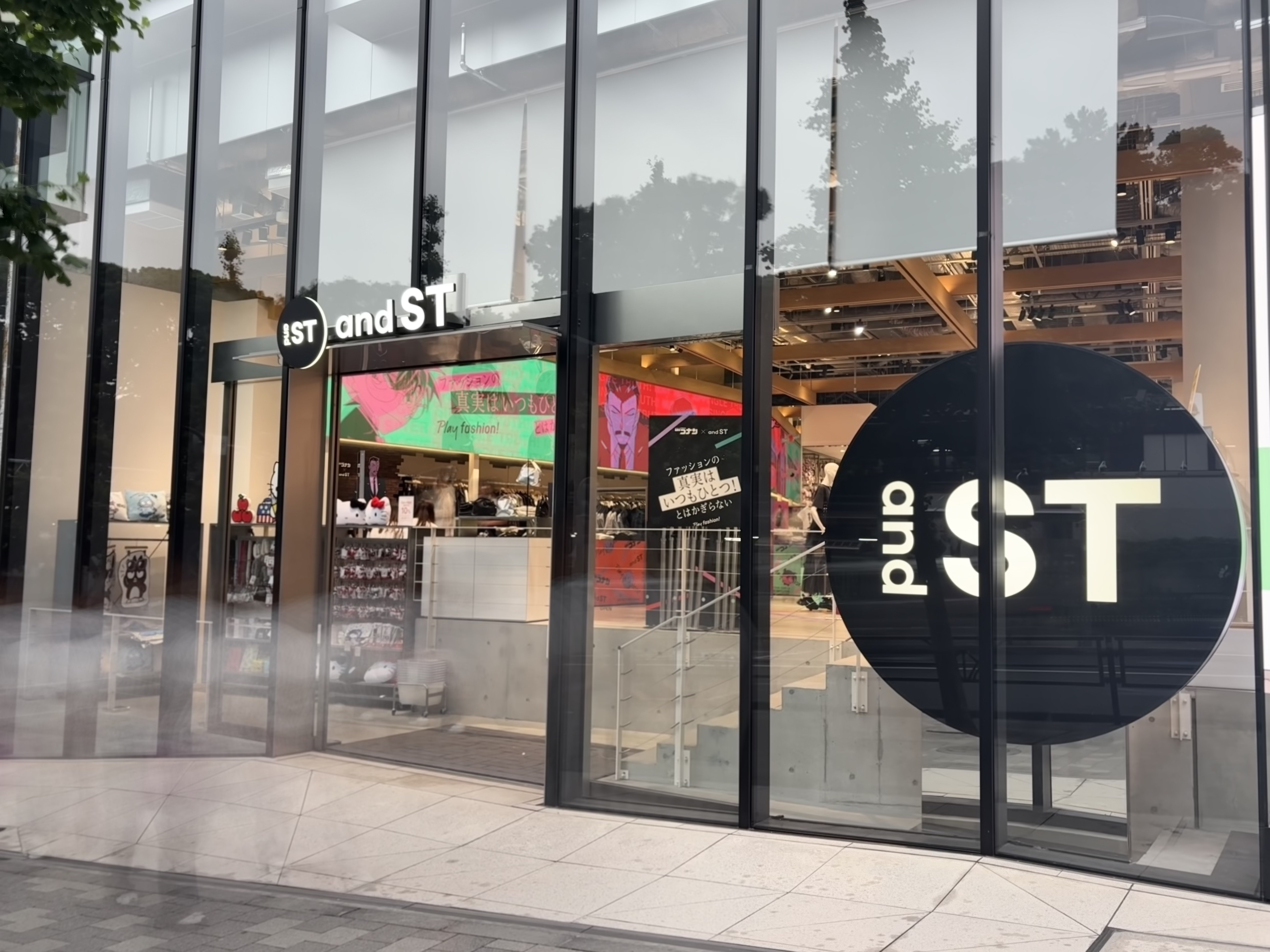 and ST TOKYO｜ECサイトとリアル店舗が融合する新業態。