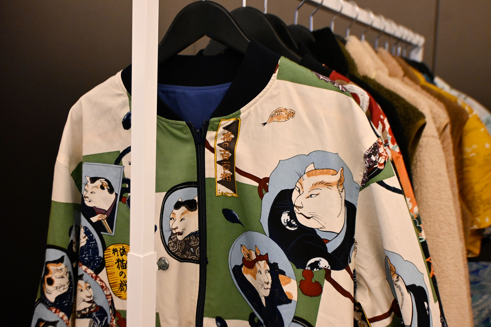 ポップアップ什器ハンガーラック使用例